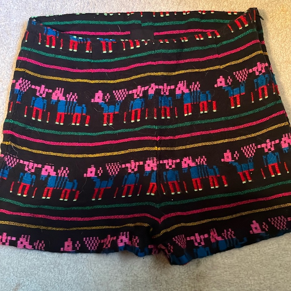 Shorts from 2000s southwest print. Bohemian, small
Black multicolor free people